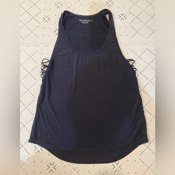 Beyond Yoga Tops - Beyond Yoga, Black Crossed My Mind Tank Activewear‎ Top Small
